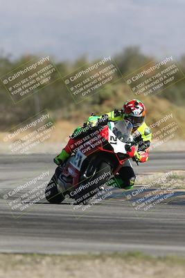 media/Oct-13-2025-Moto Forza (Mon) [[a66d839500]]/3-B Group/Session 3 Turn 2/